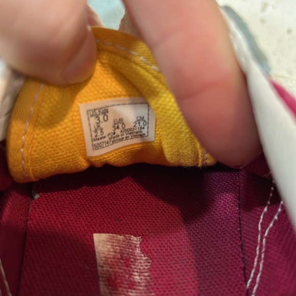 Colorful Vans - Picture 4 of 4